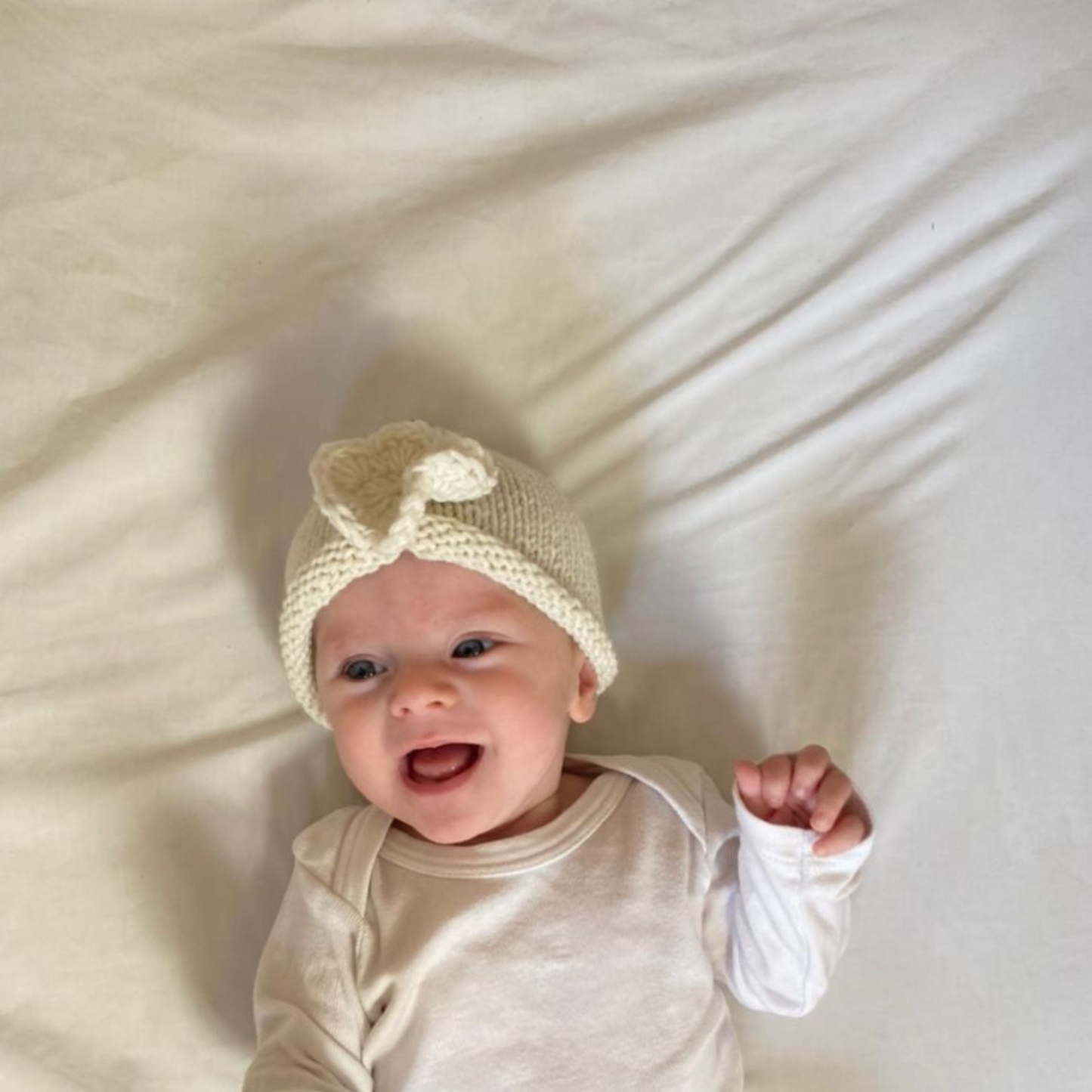 Beanie - Knitted flower Vanilla