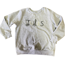 Load image into Gallery viewer, Sweater custom name embroidery Grey Melange
