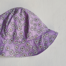 Load image into Gallery viewer, Lilac Daisy Sun Hat
